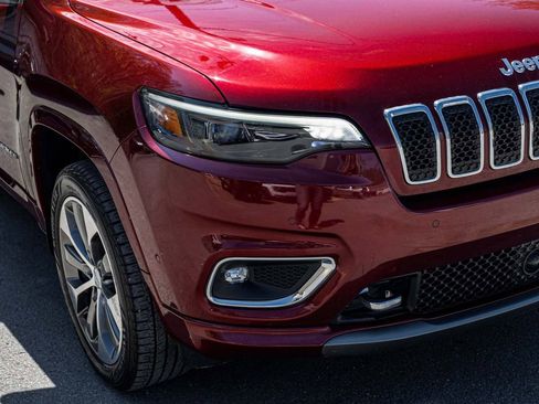 Used 2019 Jeep Cherokee Overland w/ Technology Group AWD/4WD image 36