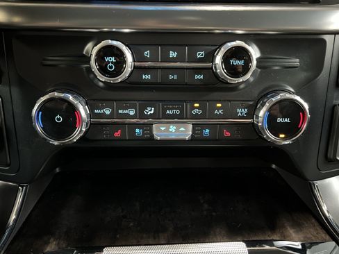 Used 2022 Ford F150 Lariat RWD image 21
