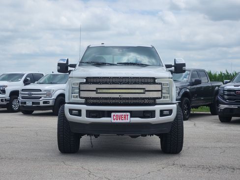 Used 2017 Ford F250 Platinum w/ Platinum Ultimate Package AWD/4WD image 2