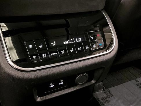 Used 2025 INFINITI QX80 Sensory AWD/4WD image 34