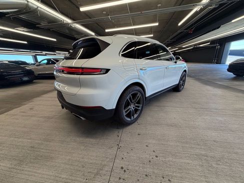 Certified 2024 Porsche Cayenne image 4