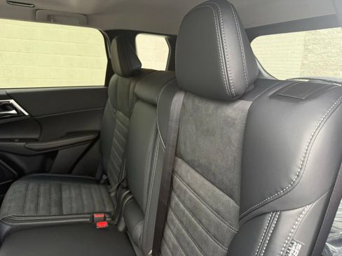 New 2026 Mitsubishi Outlander AWD image 25