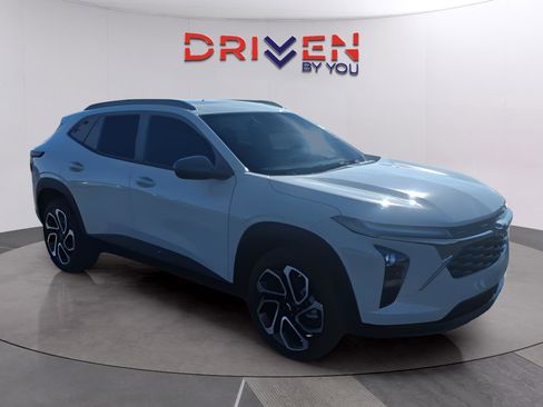 New 2026 Chevrolet Trax RS image 7