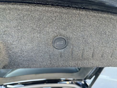 Used 2022 Tesla Model S Plaid image 21