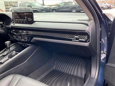 Used 2025 Honda Accord EX-L image 16