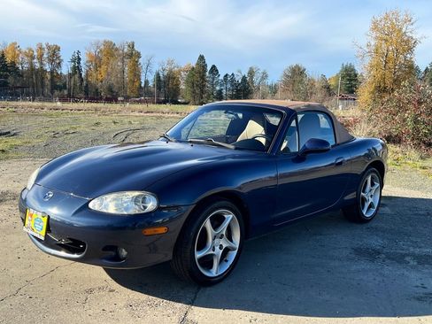 Used 2001 MAZDA MX-5 Miata image 6