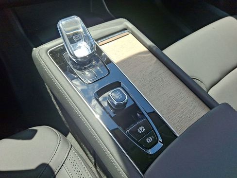 New 2026 Volvo XC90 B5 Plus image 15