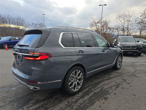 Used 2026 BMW X7 xDrive40i AWD/4WD image 3