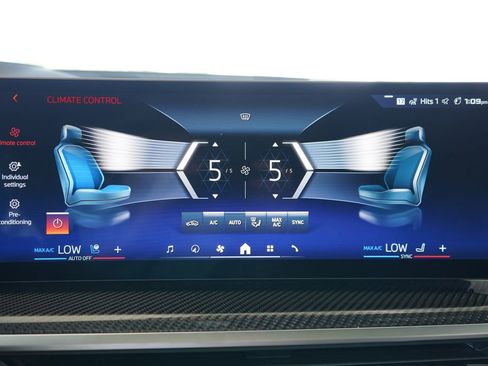 New 2025 BMW X7 M60i w/ Climate Comfort Package image 18