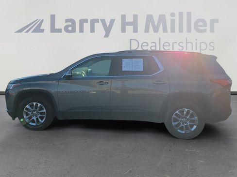 Used 2019 Chevrolet Traverse LT image 2