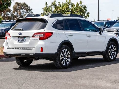 Used 2016 Subaru Outback 2.5i Limited AWD/4WD image 5