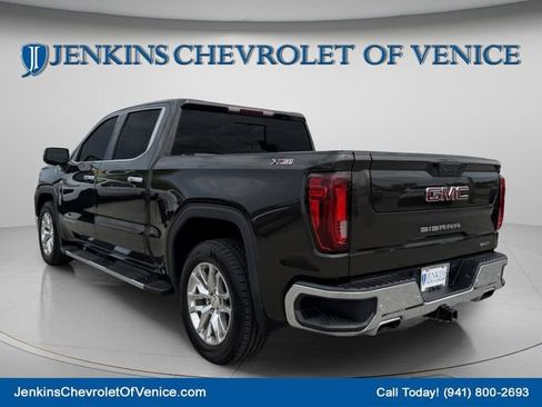 Used 2021 GMC Sierra 1500 SLT w/ SLT Premium Plus Package AWD/4WD image 7
