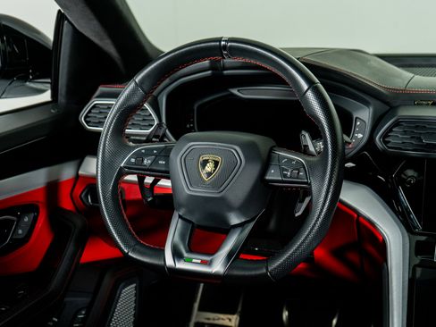 Used 2020 Lamborghini Urus image 52