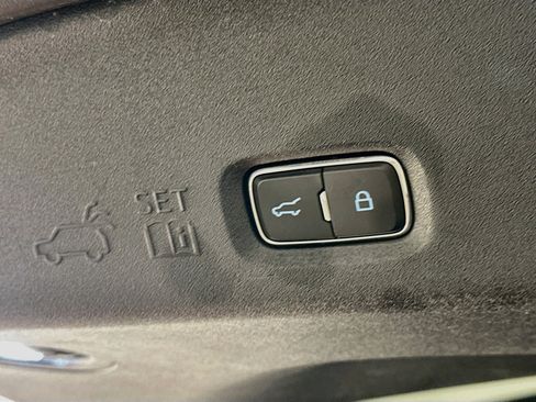 Used 2025 Ford Expedition Active AWD/4WD image 32
