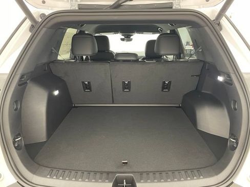 New 2026 Chevrolet Equinox LT w/ Convenience Package II AWD/4WD image 12