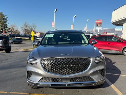 Used 2025 Genesis GV70 2.5T w/ Select Package image 15