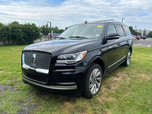 Used 2024 Lincoln Navigator Reserve AWD/4WD image 1