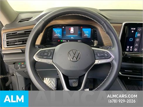 Used 2025 Volkswagen Atlas SE image 22