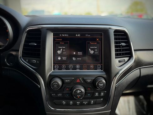 Used 2018 Jeep Grand Cherokee Limited AWD/4WD image 16