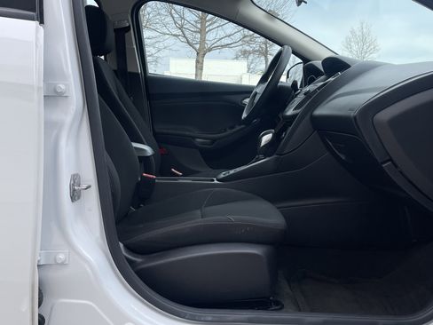 Used 2018 Ford Focus SE image 31