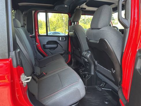 Used 2024 Jeep Gladiator Rubicon w/ Technology Group image 23