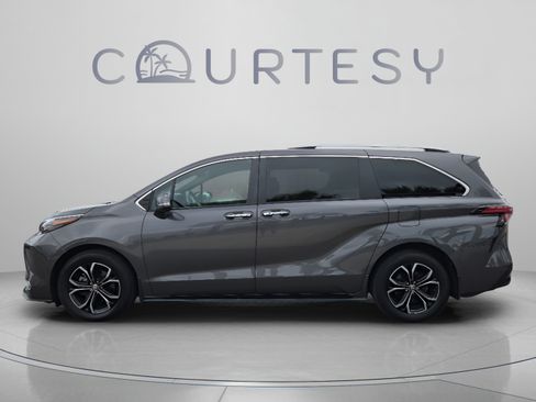 Certified 2025 Toyota Sienna Platinum AWD/4WD image 2