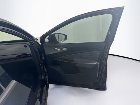 Used 2024 Volkswagen ID.4 S image 34