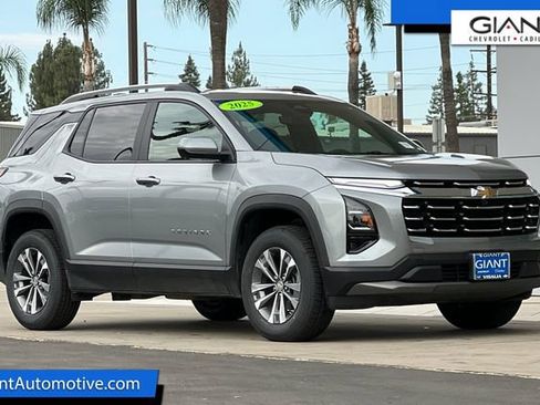 Used 2025 Chevrolet Equinox LT w/ Convenience Package II FWD image 1