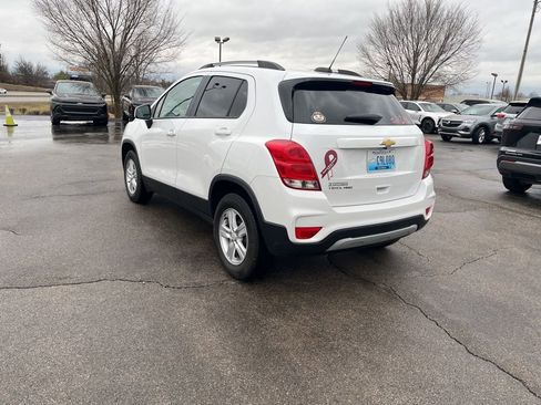 Used 2022 Chevrolet Trax LT w/ LT Convenience Package image 4