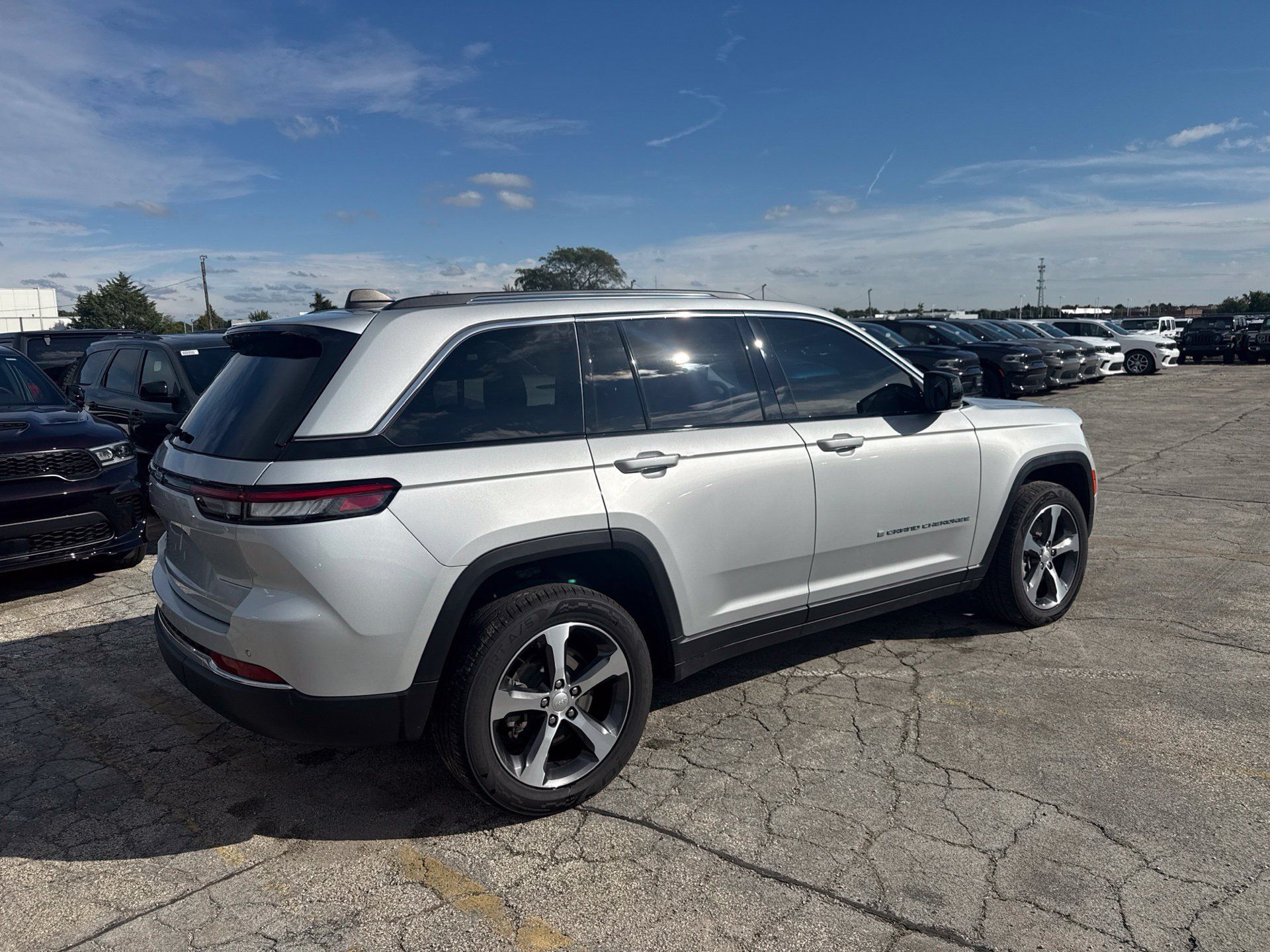 Used 2023 Jeep Grand Cherokee 4WD 4xe image 6