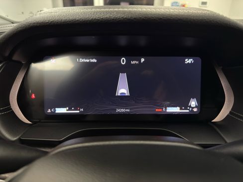 Used 2023 Jeep Grand Cherokee Limited w/ Luxury Tech Group II image 19