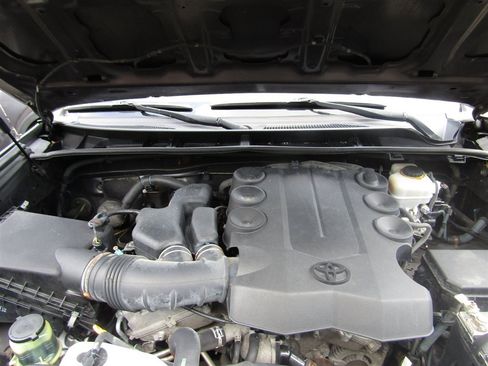 Used 2011 Toyota 4Runner SR5 w/ Premium Pkg w/Leather AWD/4WD image 34