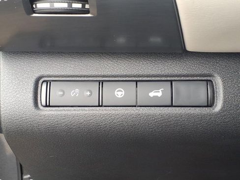 Used 2023 Nissan Pathfinder SL image 24