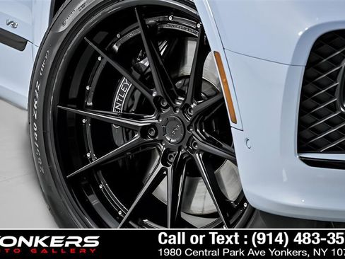 Used 2021 Bentley Bentayga image 53