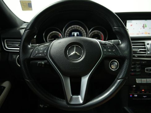 Used 2014 Mercedes-Benz E 250 BlueTEC Sedan image 38