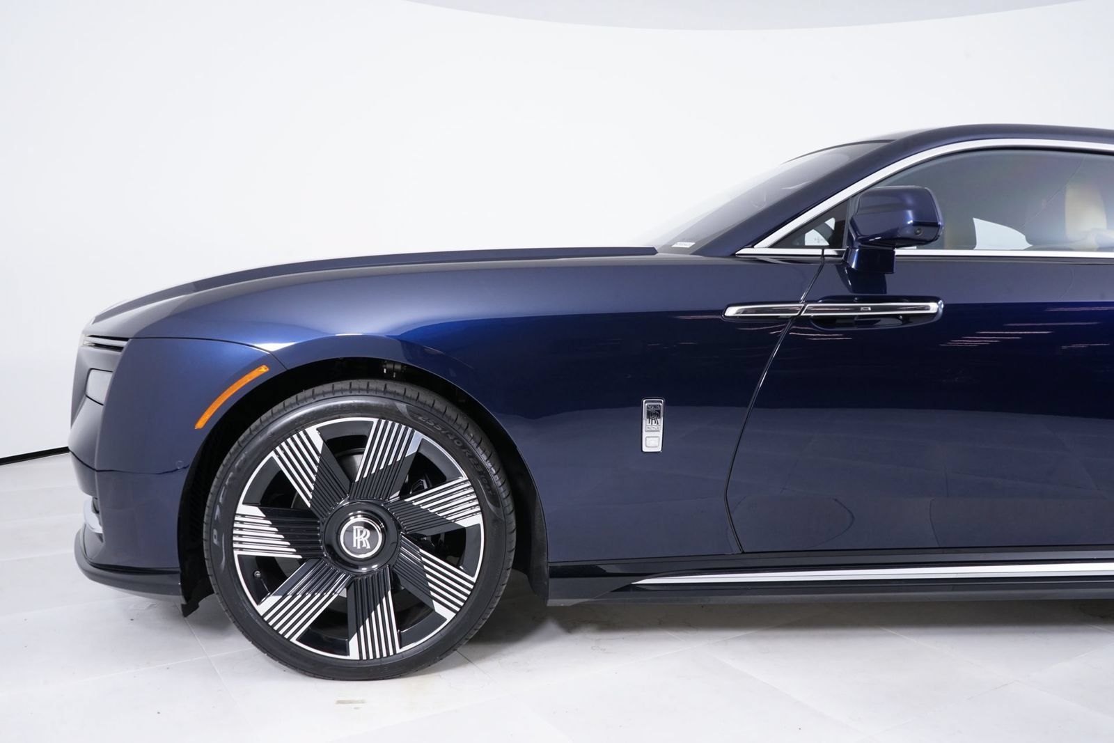 Used 2025 Rolls-Royce Spectre w/ Leather Finishing Pack AWD/4WD image 11