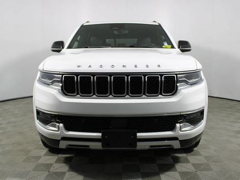 Used 2024 Jeep Wagoneer L Series II w/ Flexible Seating Group RWD image 39