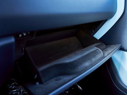 Used 2022 Rolls-Royce Cullinan w/ Cullinan Package image 87