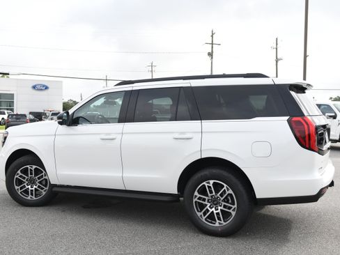 New 2026 Ford Expedition Active RWD image 10