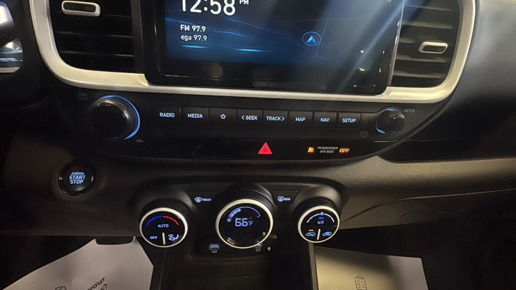 Used 2025 Hyundai Venue Limited FWD image 20