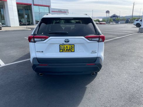 Used 2024 Toyota RAV4 XLE AWD/4WD image 4