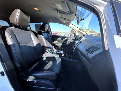 Used 2015 Nissan Leaf SL w/ Premium Package image 16