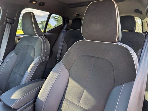 Used 2022 Volvo XC40 P8 Recharge Plus AWD/4WD image 16