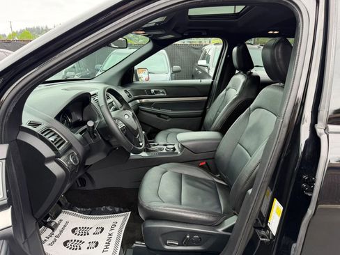 Used 2018 Ford Explorer XLT w/ Equipment Group 202A AWD/4WD image 8