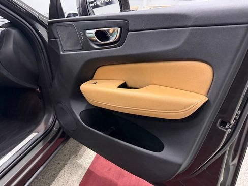Used 2019 Volvo XC60 T6 Momentum w/ Advanced Package AWD/4WD image 31