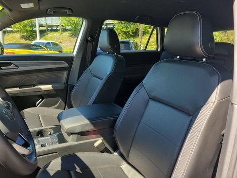Used 2023 Volkswagen Atlas Cross Sport SE FWD image 21