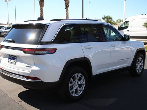 Used 2023 Jeep Grand Cherokee Limited AWD/4WD image 8