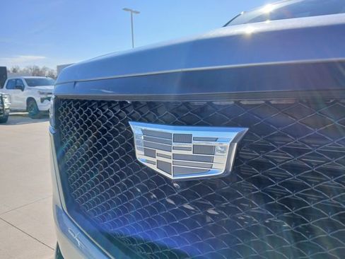 Used 2024 Cadillac Escalade Sport Platinum w/ LPO, ONYX Package image 9