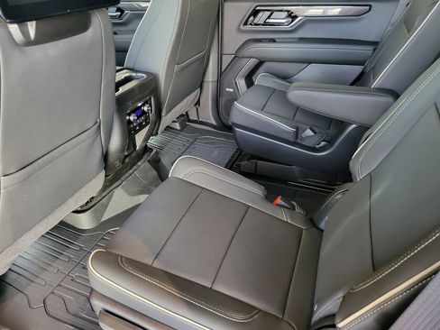 New 2026 GMC Yukon Elevation w/ Elevation Premium Package AWD/4WD image 10