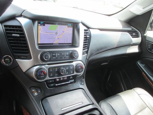 Used 2018 Chevrolet Tahoe Premier AWD/4WD image 34